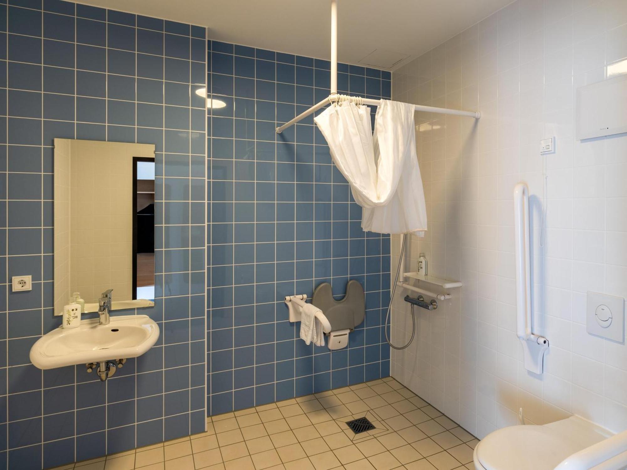 B&B Hotel Braunschweig-City Bagian luar foto