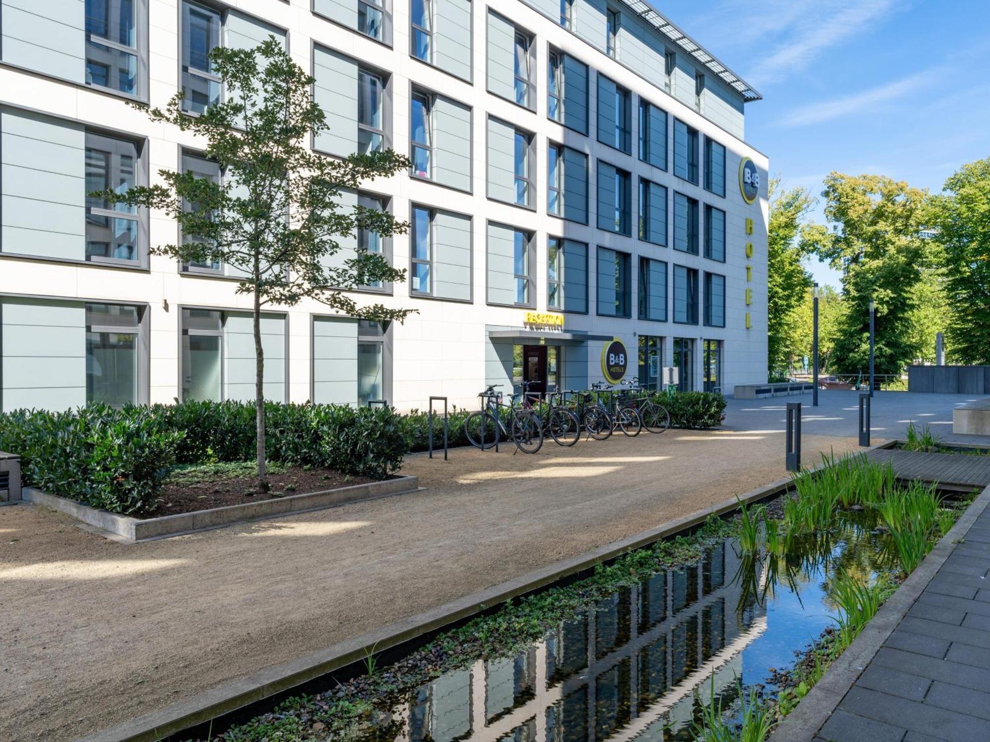 B&B Hotel Braunschweig-City Bagian luar foto